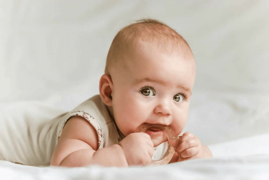 How to manage and soothe baby teething pain&nbsp;safely