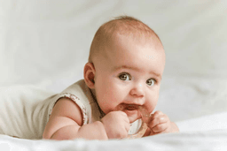 How to manage and soothe baby teething pain&nbsp;safely