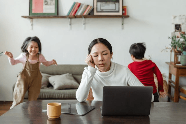 Managing mental health challenges as a working&nbsp;parent